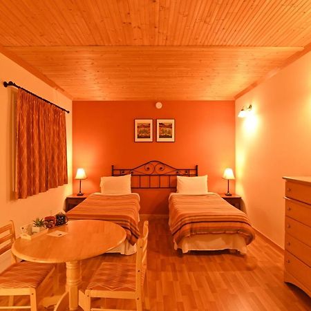Kaleido Lodge Yukon Уайтхорс Екстериор снимка