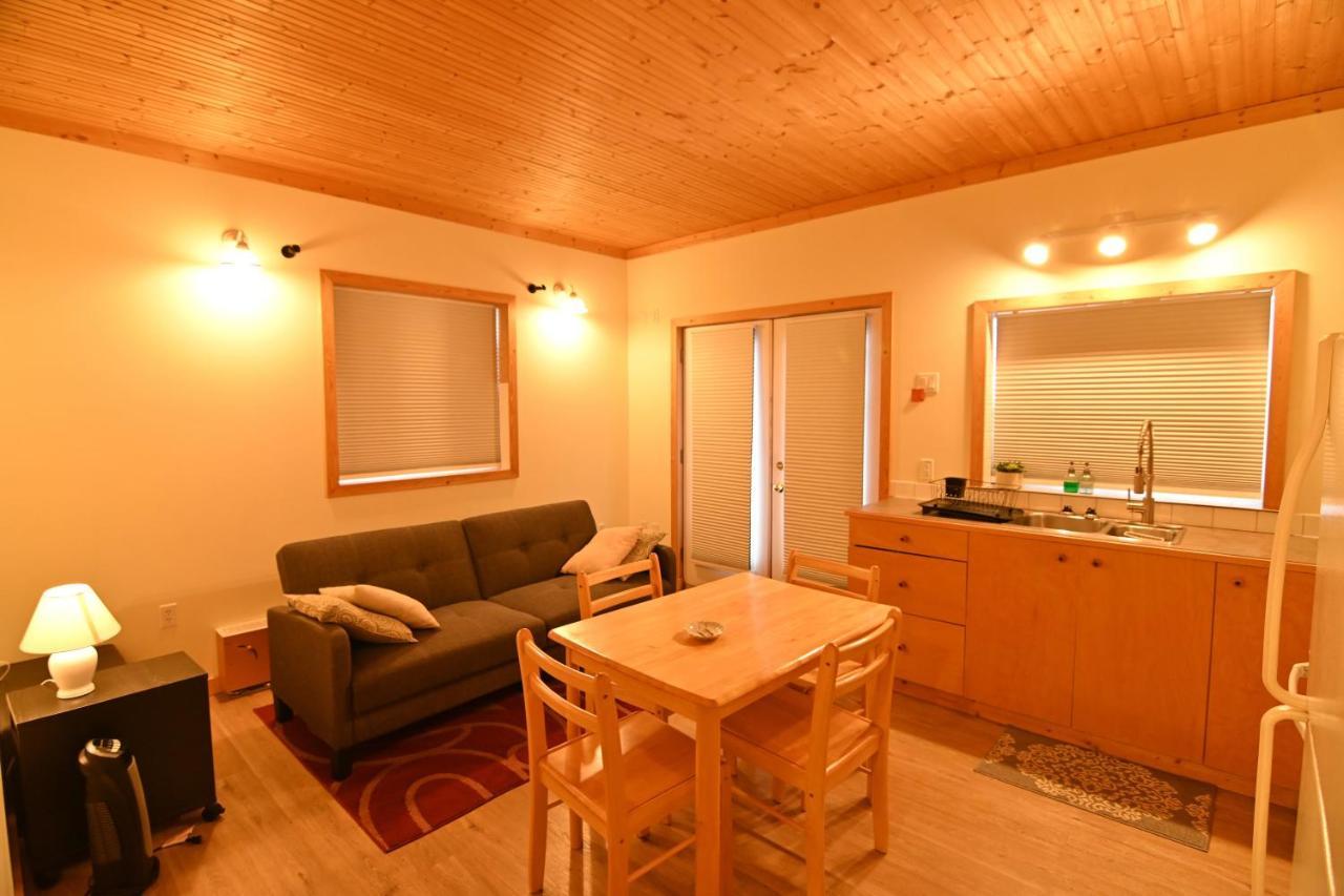 Kaleido Lodge Yukon Уайтхорс Екстериор снимка