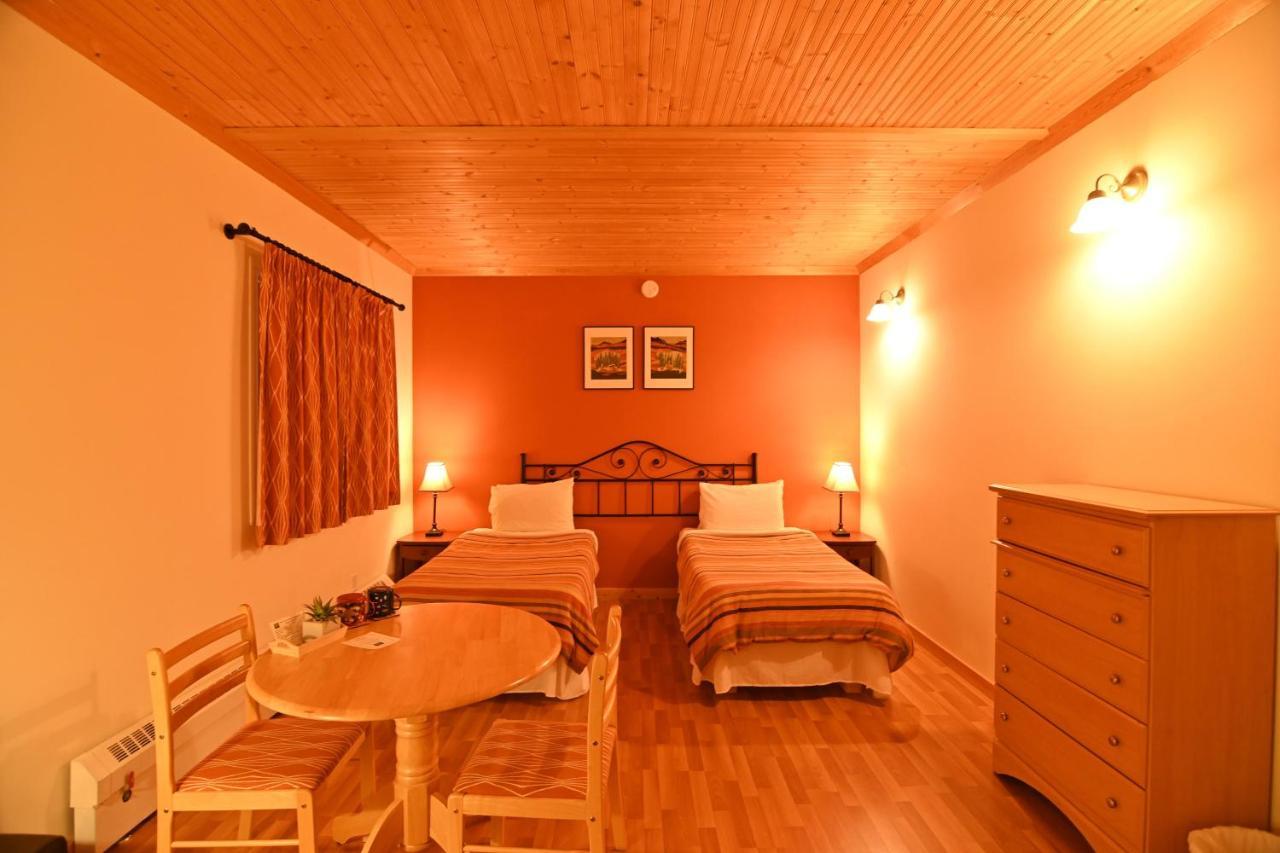 Kaleido Lodge Yukon Уайтхорс Екстериор снимка