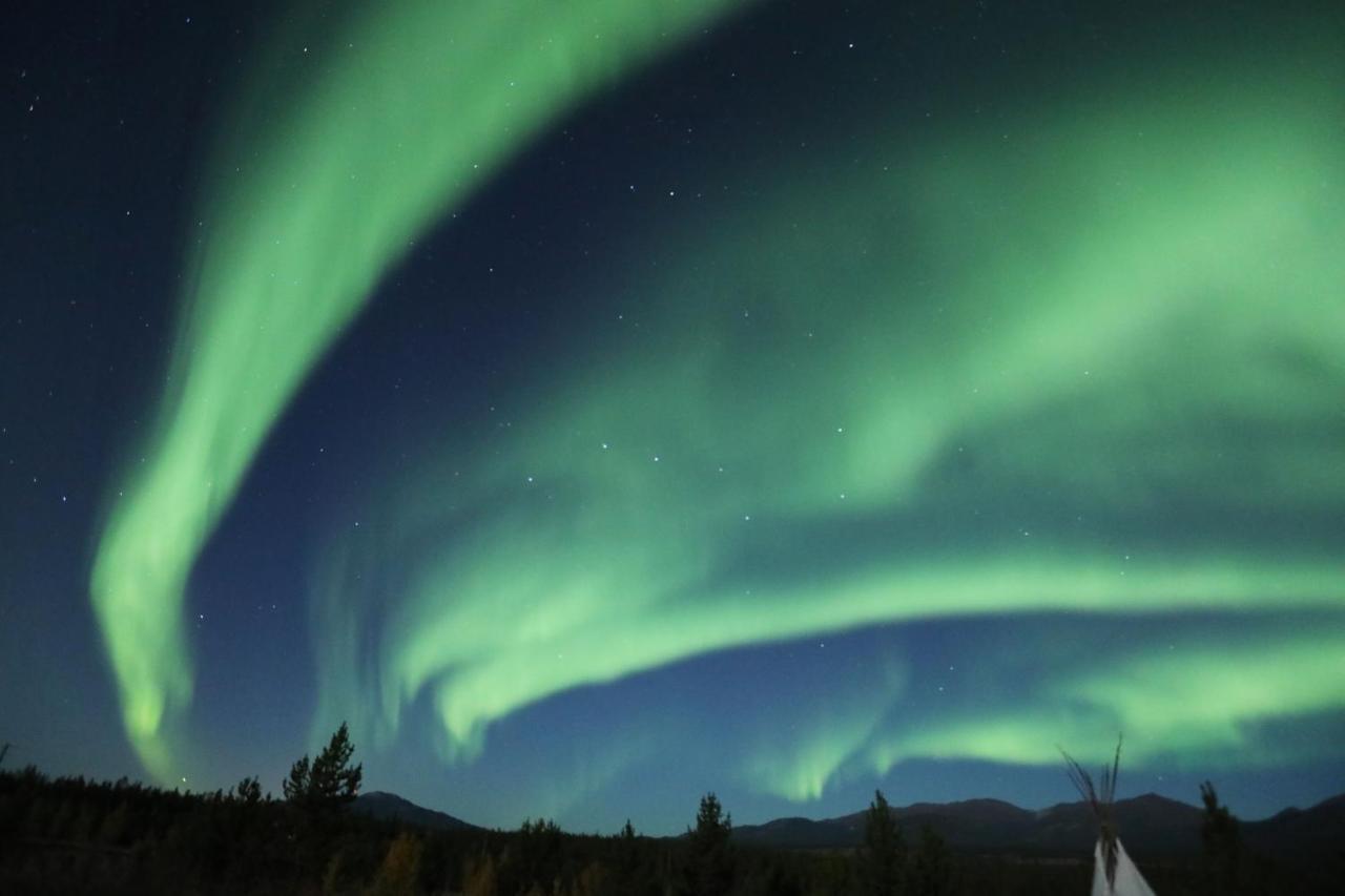Kaleido Lodge Yukon Уайтхорс Екстериор снимка