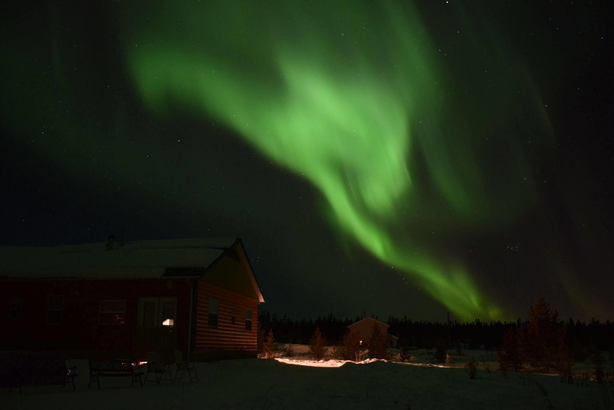 Kaleido Lodge Yukon Уайтхорс Екстериор снимка