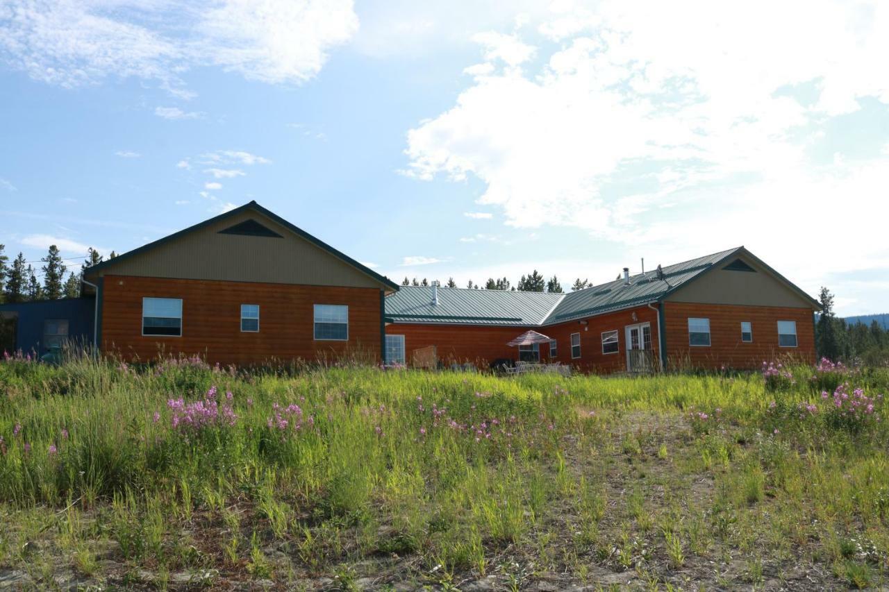Kaleido Lodge Yukon Уайтхорс Екстериор снимка