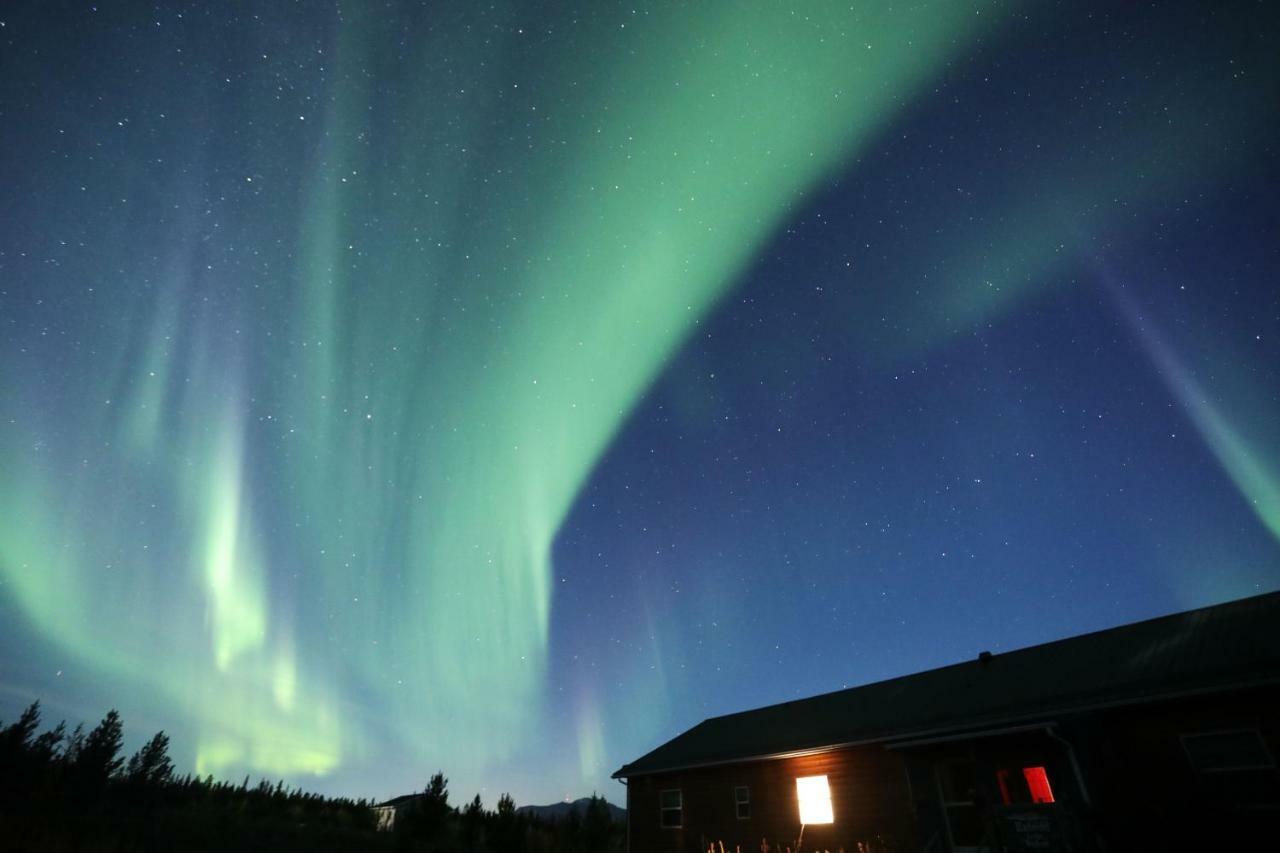 Kaleido Lodge Yukon Уайтхорс Екстериор снимка