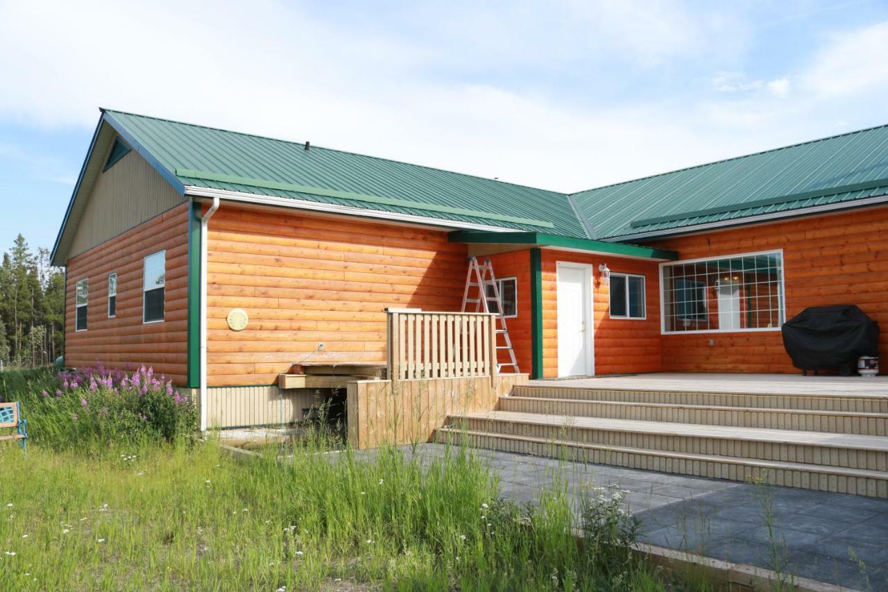 Kaleido Lodge Yukon Уайтхорс Екстериор снимка