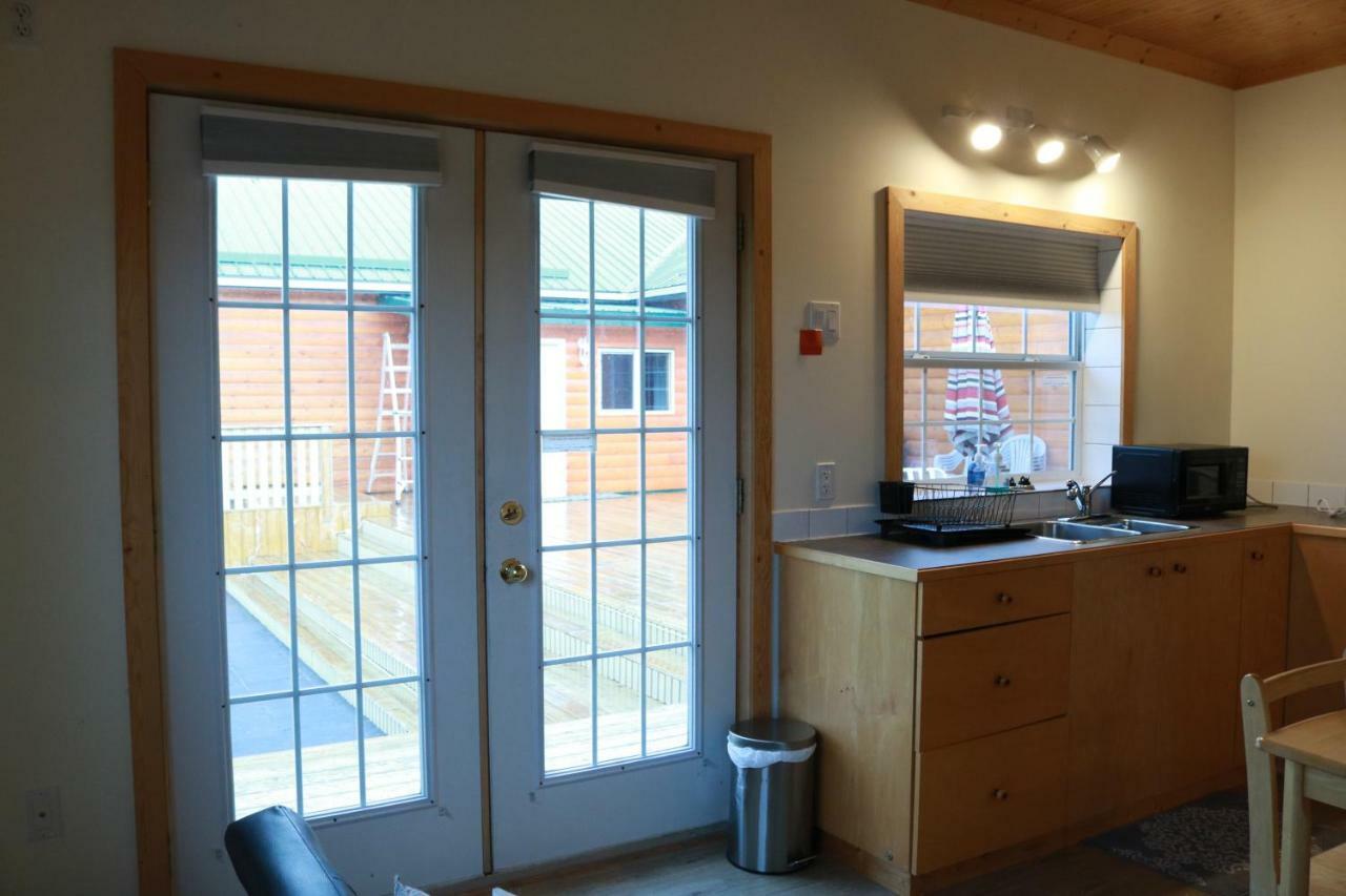 Kaleido Lodge Yukon Уайтхорс Екстериор снимка